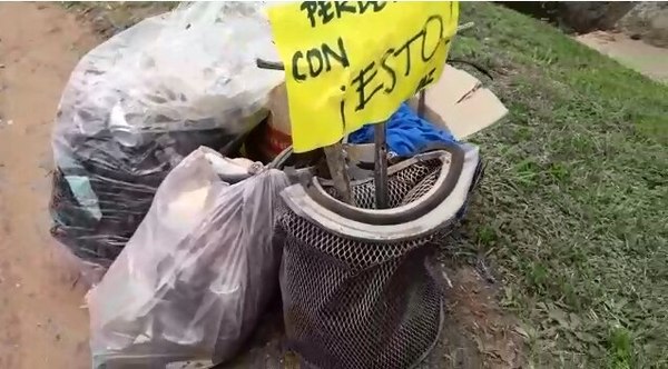Inconscientes tiran basura en la vera de la Ruta II en Caacupé - Crónicas Ciudadanas - ABC Color
