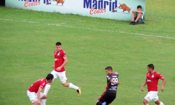 Suspenden juego por inclemencia del tiempo