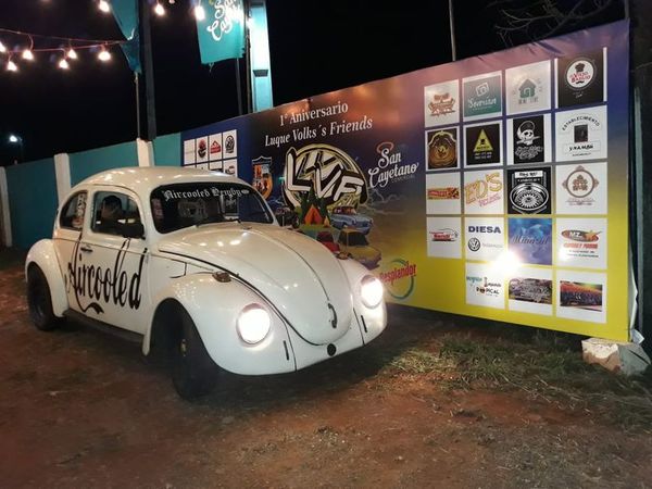 Exitosa exposición de autos antiguos a favor de Bomberos Voluntarios - Nacionales - ABC Color