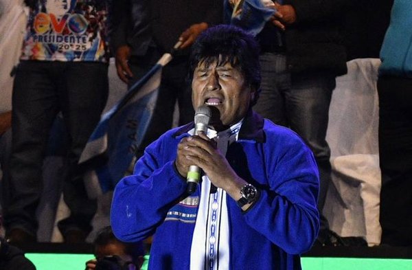 Evo Morales celebra "un triunfo más" y asegura conservar mayoría parlamentaria » Ñanduti