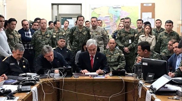 Diez muertos, 1.700 detenidos y extensión del toque de queda en Chile - ADN Paraguayo