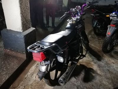 Motochorros detenidos por asaltar a punta de cuchillo a una niña de 7 años - ADN Paraguayo