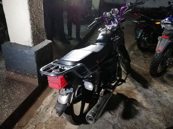 Motochorros detenidos por asaltar a punta de cuchillo a una niña de 7 años - ADN Paraguayo