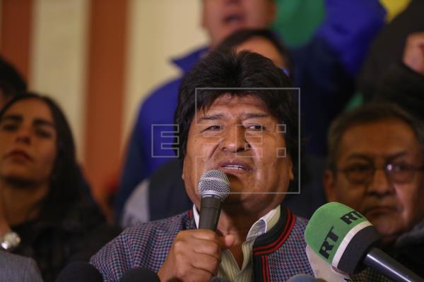Los comicios en Bolivia abren una posible segunda vuelta entre Morales y Mesa - .::RADIO NACIONAL::.