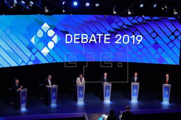 Macri y Fernández se enzarzan en un debate electoral a siete días de comicios - .::RADIO NACIONAL::.