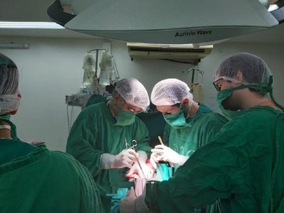 Mazzoleni destaca primer trasplante HLA, pese a pocos médicos especializados