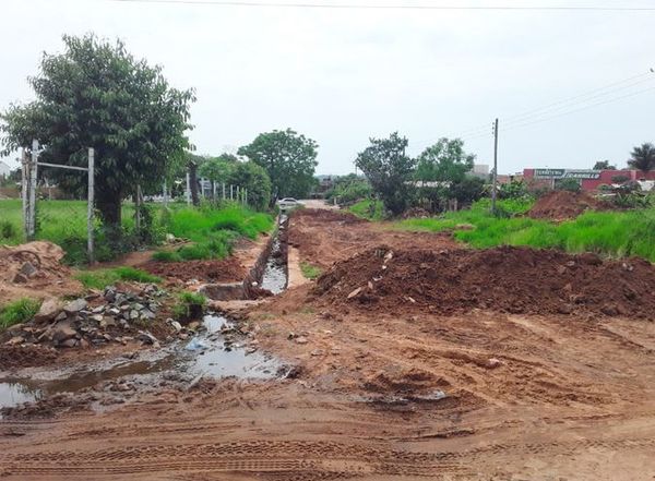 Denuncian excesiva demora de obra municipal en Horqueta