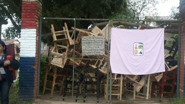 Se acentúa conflicto en colegio de Itauguá - Nacionales - ABC Color