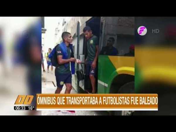 Ómnibus que llevaba a futbolistas fue baleado