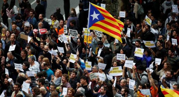 Barcelona se sumerge en protestas por la visita de Pedro Sánchez | .::Agencia IP::.
