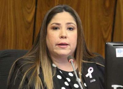 Senador insta a pedir informe sobre supuestas irregularidades en Petropar