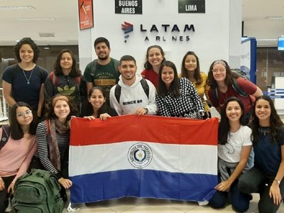 Universitarios paraguayos están varados en Chile a causa de las protestas
