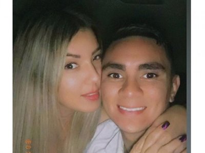 Huguito fue pillado con una sensual cuerona