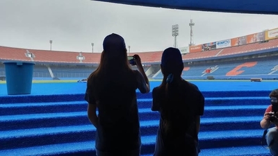 HOY / El Club Cerro Porteño tuvo a una niña como presidenta