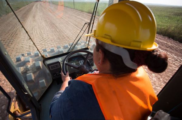 EN PARAGUAY LAS MUJERES COMPONEN EL 50% DEL MERCADO LABORAL PERO CON DESIGUALDADES EN EL INGRESO