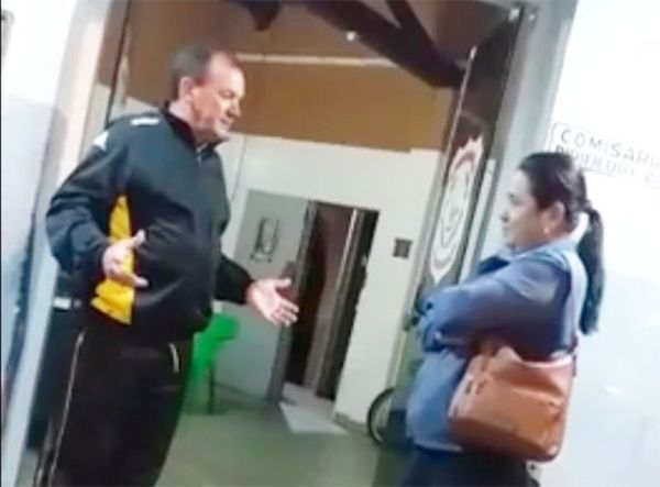 Polémica por video de jefe de comisaría de Piribebuy - Nacionales - ABC Color