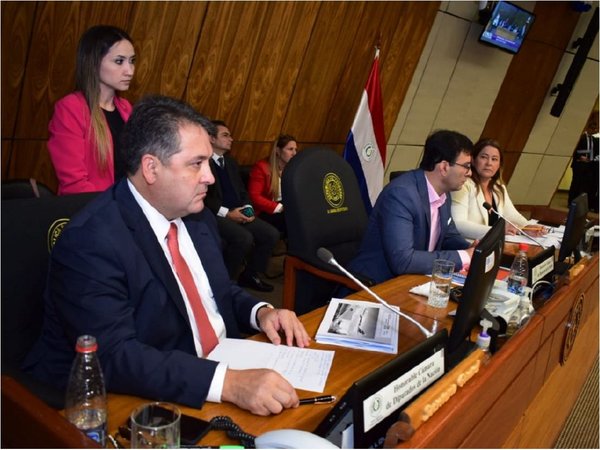 Bicameral culmina audiencias con nuevo reclamo salarial para 2020