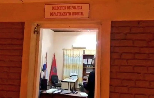 Detienen a policía por falsificación de documento