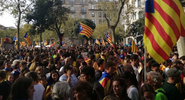 Continúan las protestas independentistas en Barcelona » Ñanduti