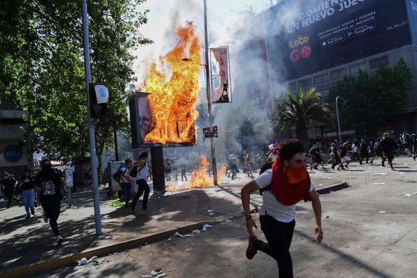 Piñera se reúne con líderes políticos en un intento de calmar las calles en Chile - Mundo - ABC Color