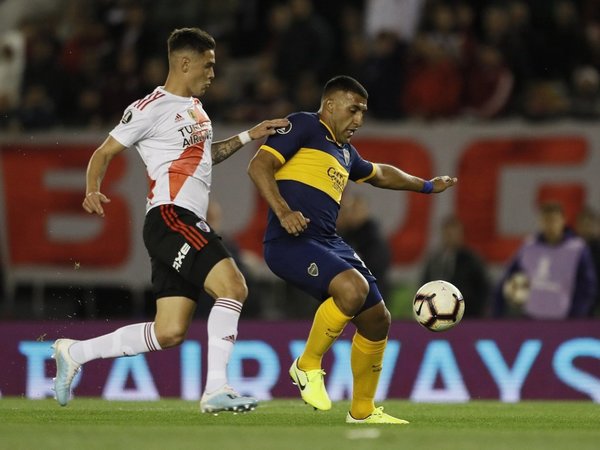 Boca sueña con la remontada ante un River con un poderío que asusta