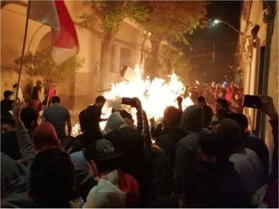Protestan en Bolivia por supuesto fraude electoral a favor de Evo Morales