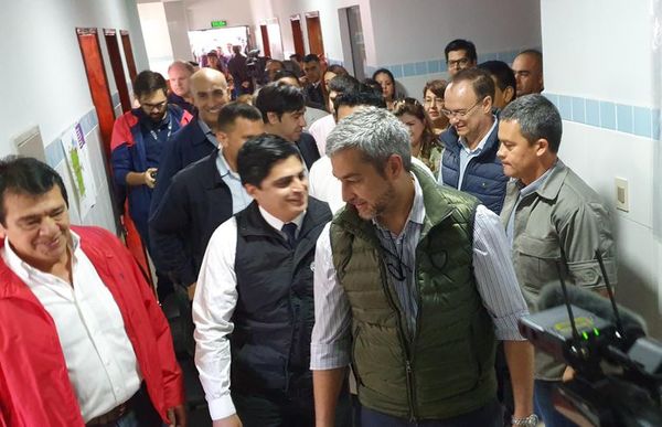 Abdo Benítez aseguró completa cobertura para USF en el  país para fin de año - Nacionales - ABC Color