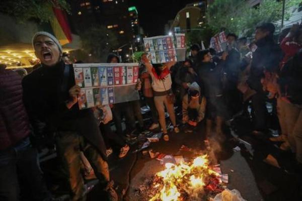 Tensión en Bolivia: manifestantes quemaron oficinas electorales en Sucre y Potosí en medio de gritos de “¡fraude!” - ADN Paraguayo