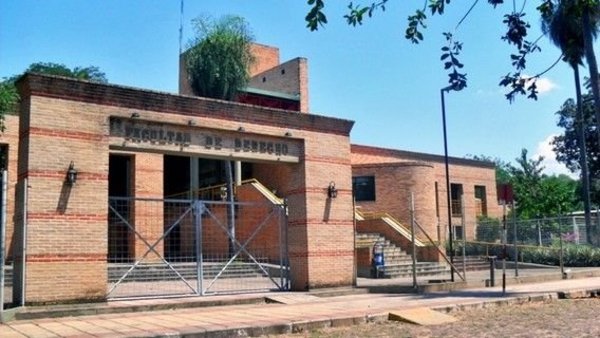 Joven que denunció por acoso a docente de Derecho UNA prestó declaración » Ñanduti