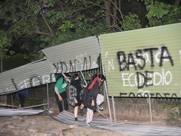 MOPC denuncia a manifestantes del grupo El Botánico No Se Toca