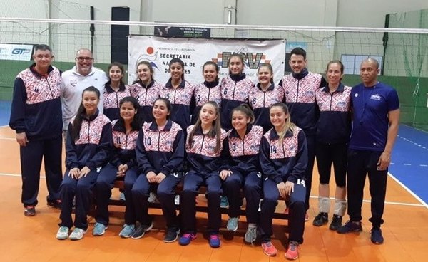 Selección U16 de voley femenino viajó a sede del Sudamericano