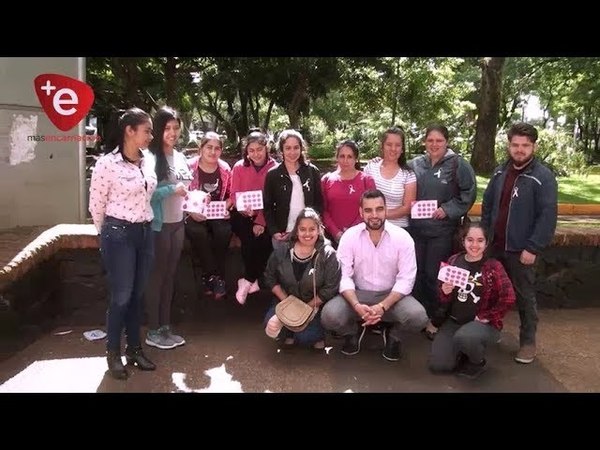 VOLANTEADA PARA CONCIENTIZAR SOBRE EL CÁNCER DE MAMA