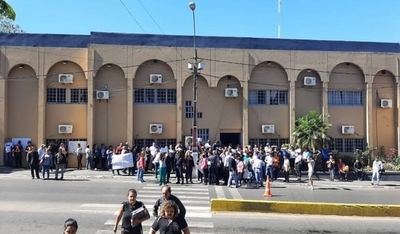 HOY / Pedido de intervención de la  comuna lambareña desata  'guerra': sesión en comisaría