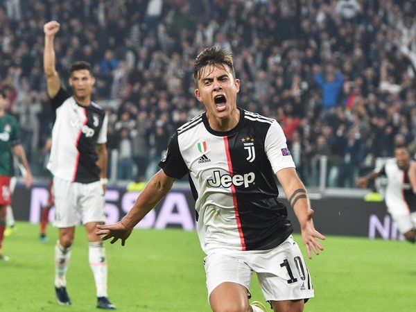 Dybala derrumba el muro del Lokomotiv y acerca a Juventus a octavos