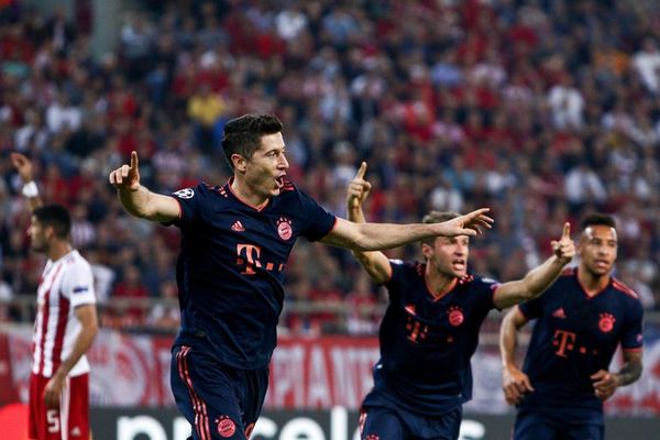 Bayern gana con doblete de Lewandowski - Fútbol - ABC Color
