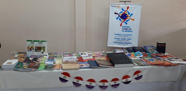 Rotarios de San Lorenzo donaron libros al Centro Educativo de Itaugua | San Lorenzo Py