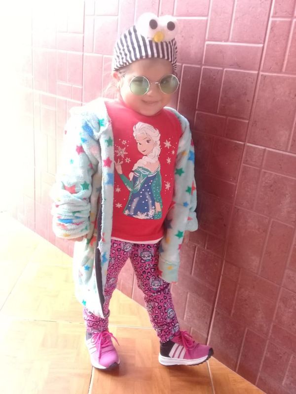 Con la esperanza de recuperar la vista, la pequeña Luana viaja a China - Nacionales - ABC Color