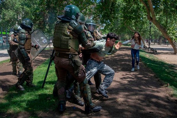Chile: Toque de queda por cuarto día consecutivo en Santiago