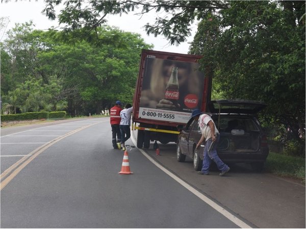 Criminal falta de señalización en  cerradas curvas de la ruta PY01