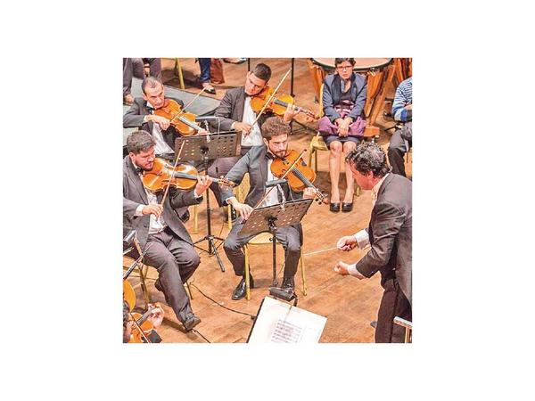 La orquesta del Congreso lleva música sinfónica a imponente edificio de 1901