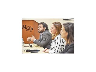 Para defensores públicos