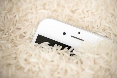 Cuando el celular y la laptop se mojan - Estilo de vida - ABC Color