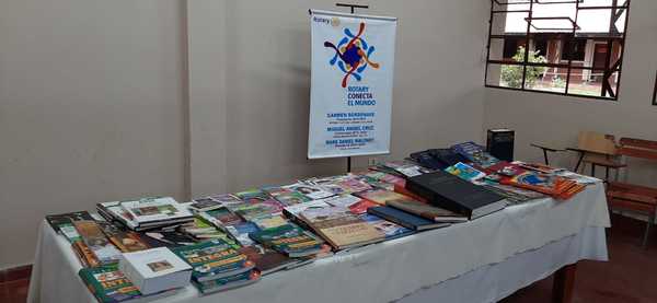 Entregan materiales de lectura al Centro Educativo Itauguá | .::Agencia IP::.