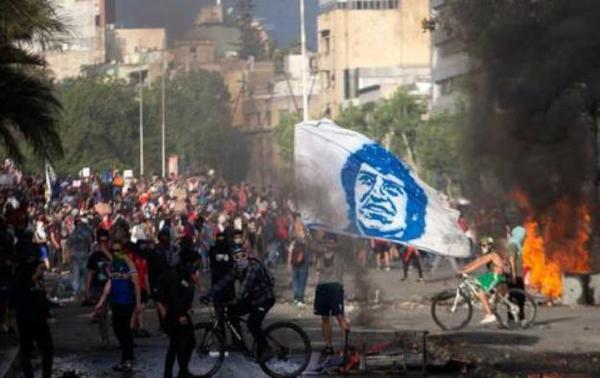 La voz de Víctor Jara se une a cacerolazos para retar toque de queda en Chile | .::Agencia IP::.
