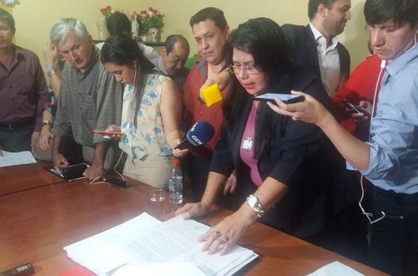 Concejales aprobaron intervención de municipio de Lambaré