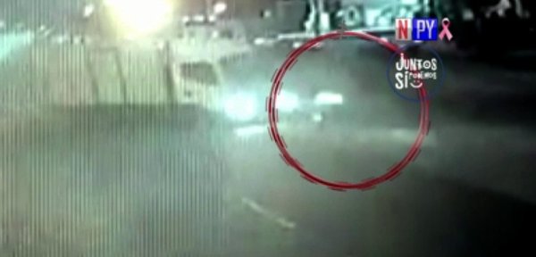 Giro a la izquierda de camión impacta contra motociclista | Noticias Paraguay