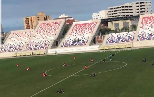 HOY / Los futbolistas colombianos irán a huelga