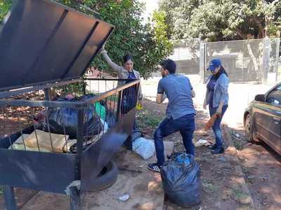 Piden a vecinos que ayuden a utilizar los “cestos de basura comunitarios”
