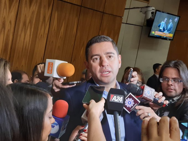 Aguardan una condena para despojar de su investidura a diputados