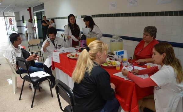 HOY / Mujeres corren mayor riesgo cardiovascular por sedentarismo y obesidad, instan a chequeo anual